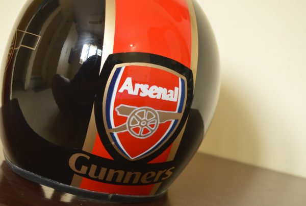 Arsenal Theme helmet